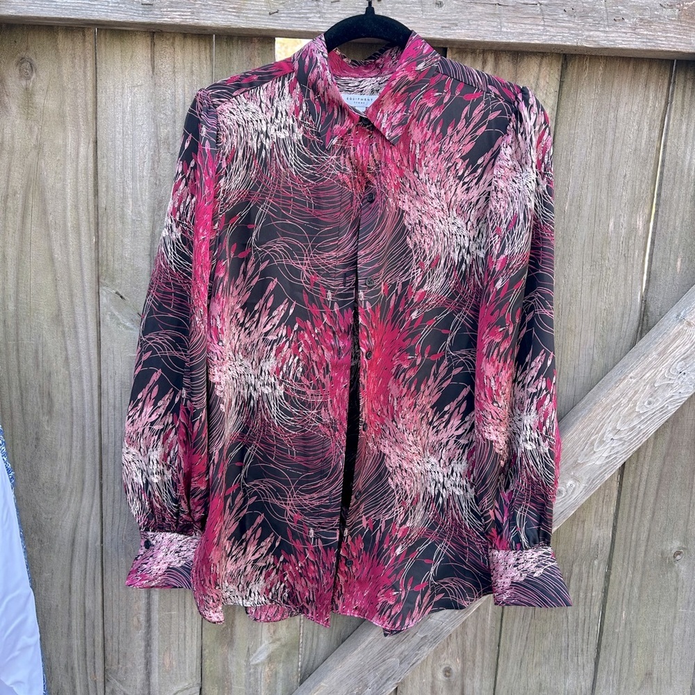 Equipment Femme Danton Printed Artsy Satin Button Down Collared Crepe Blouse